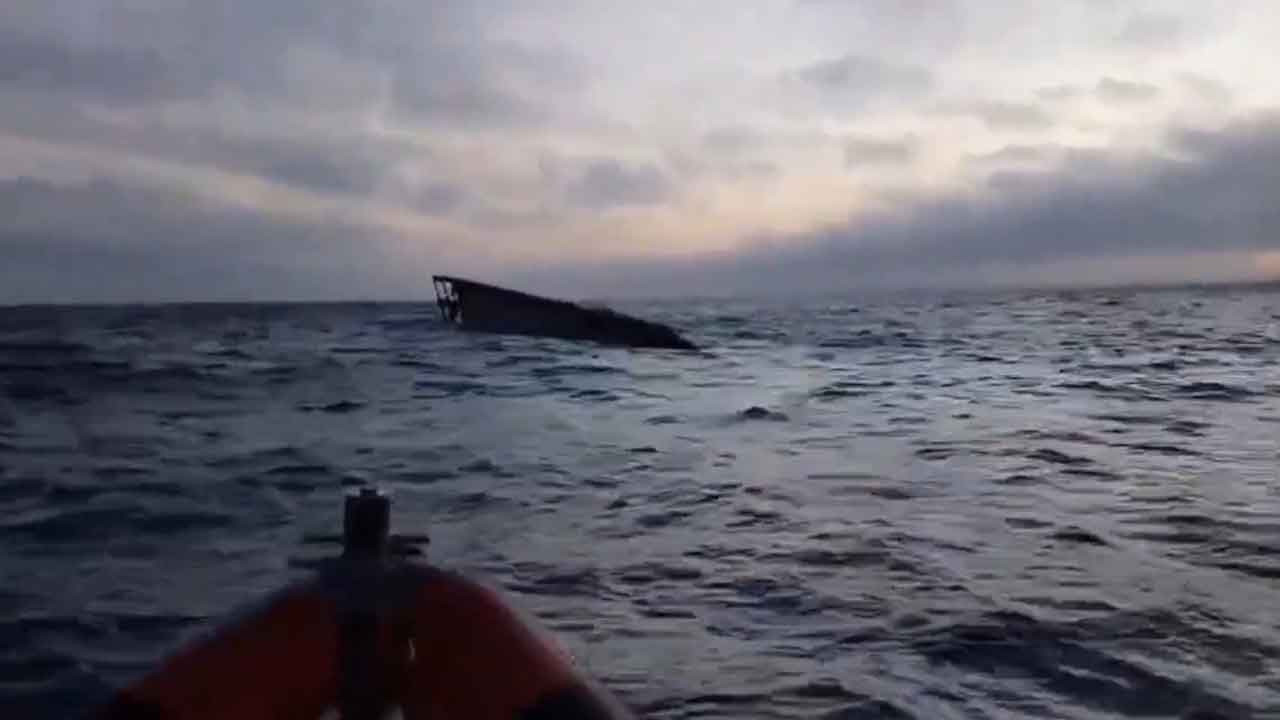Portekiz'de balıkçı teknesi alabora oldu: 3 ölü, 3 kayıp