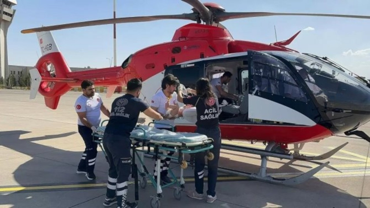 Yüksekten düşen yaralı, ambulans helikopterle hastaneye sevk edildi