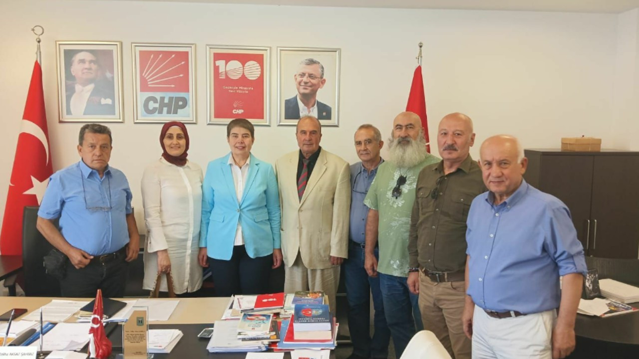Türkiye Veteriner Hekimler Mesleki ve Özlük Hakları Topluluğu, CHP'yi ziyaret etti