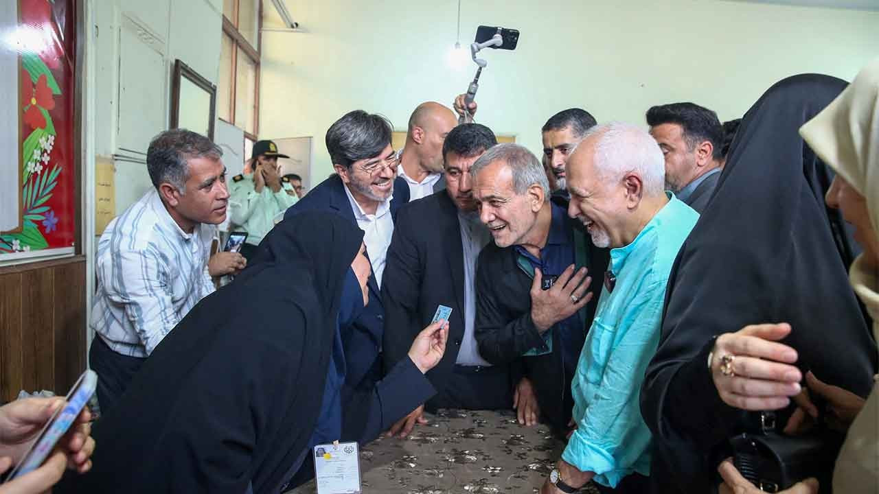 İran seçimleri dünya basınında: ‘Pezeşkiyan’a reformcu dense de…'