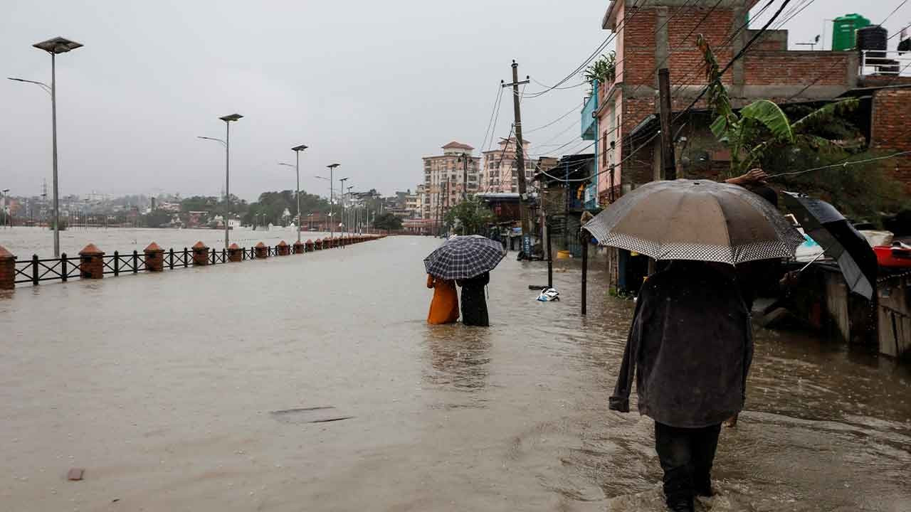Bangladeş'te şiddetli yağış ve sel: 8 kişi hayatını kaybetti