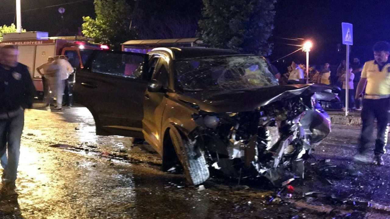 Tokat'ta kaza: İki araç kafa kafaya çarpıştı