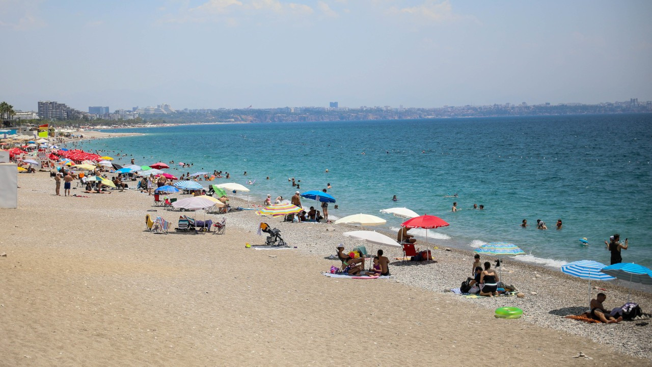 Antalya'da sıcaklık 8 derece düşecek