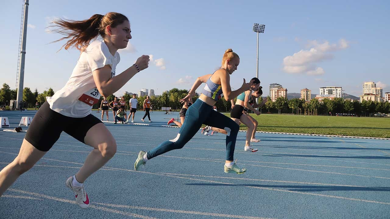 Yaz Atletizm Oyunları 300 sporcunun katılımıyla yapıldı