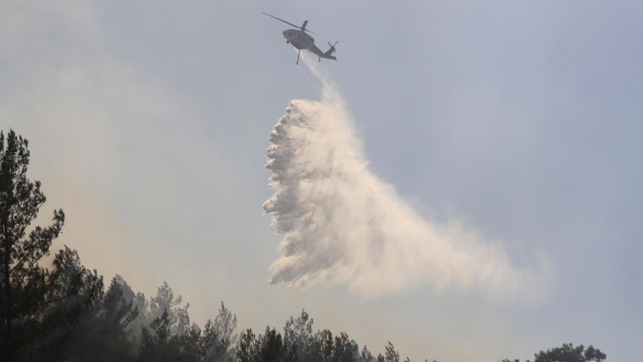 Bodrum'da orman yangınına havadan müdahale devam ediyor