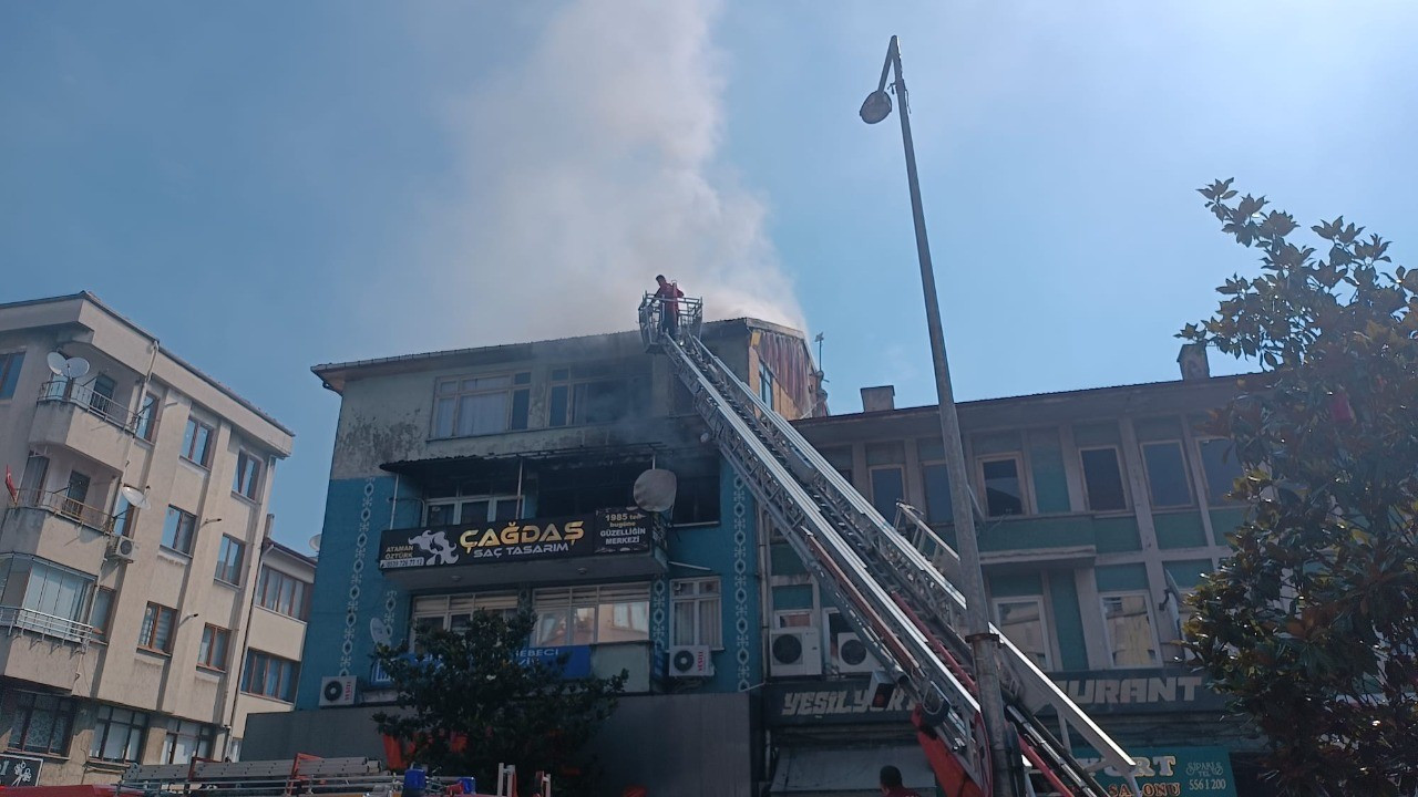 Zonguldak'da bir kuaförde çıkan yangın söndürüldü