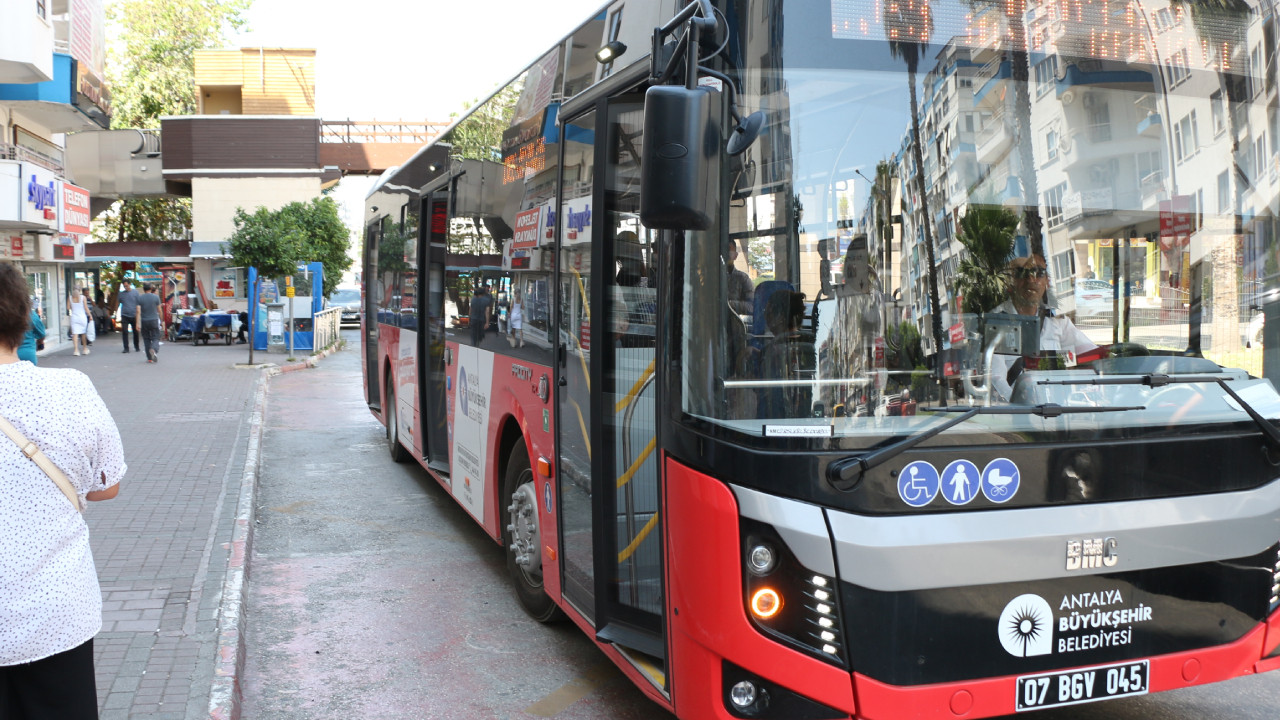 Antalya'da, 15 Temmuz’da toplu ulaşım araçları ücretsiz olacak