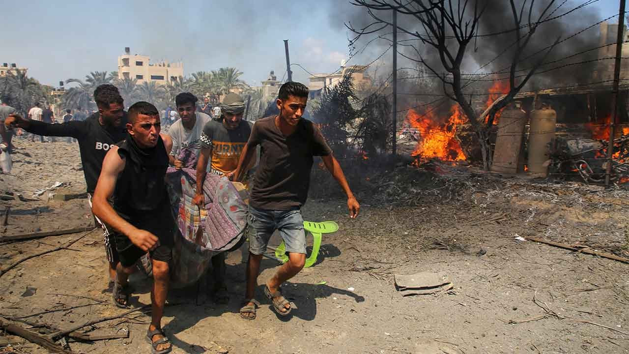 İsrail, Gazze'de 'güvenli bölge' ilan ettiği El Mevasi'yi vurdu: 71 ölü, 289 yaralı