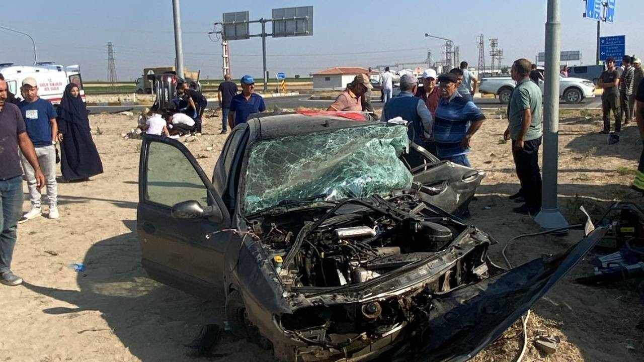 Konya'da iki otomobil çarpıştı: 1 kişi öldü, 6 kişi yaralandı