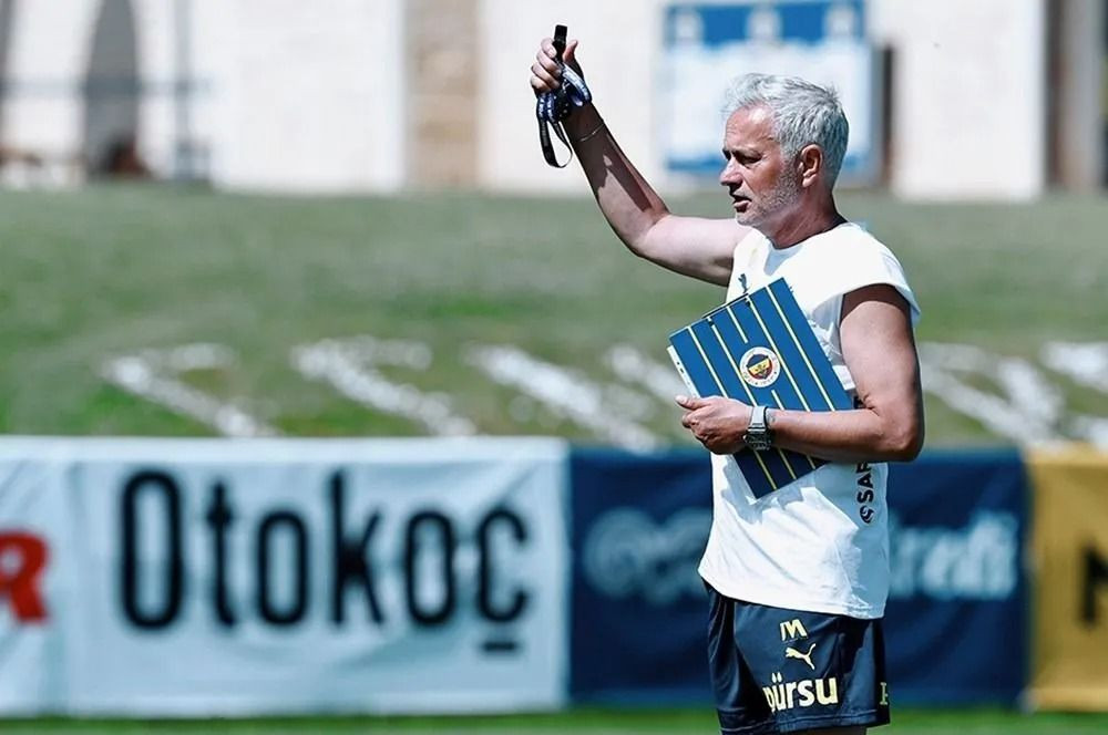 Fenerbahçe'de Mourinho operasyonu: Bir isim daha gitti - Sayfa 3