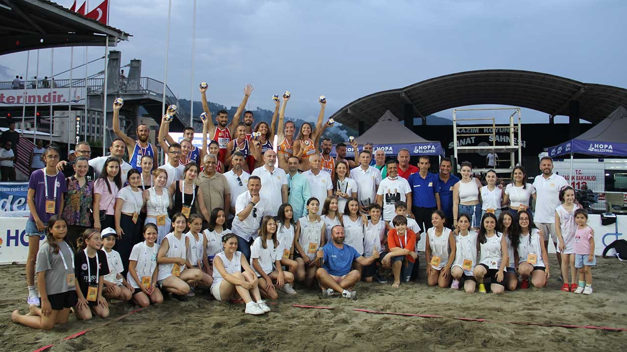 Hopa Plaj Voleybolu Uluslararası Özel Turnuvası yapıldı