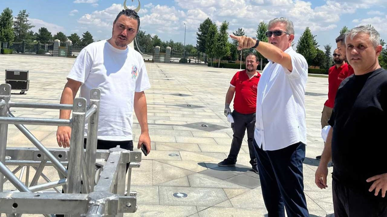Erdoğan’ın danışmanının milyonluk saat ve ayakkabısı gündemde