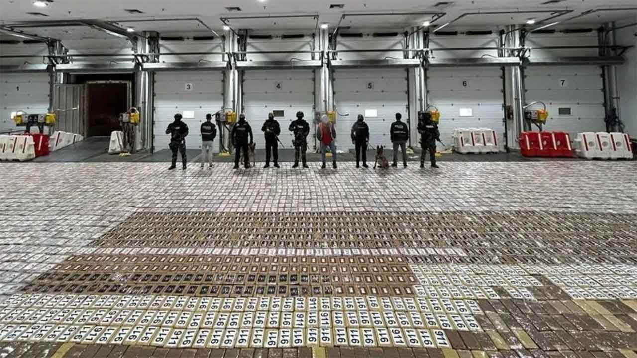 Ekvador'da muz yüklü konteynerde 6 ton kokain ele geçirildi
