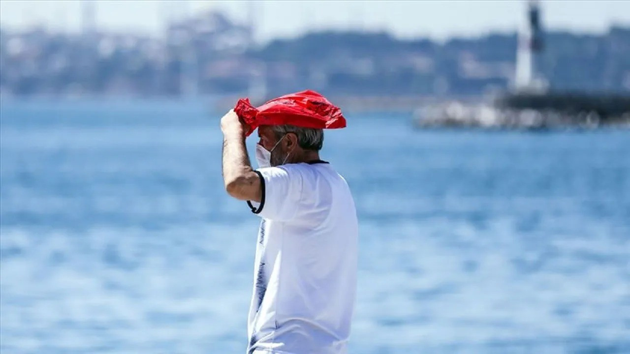 AKOM İstanbulluları saat verip uyardı: Aşırı sıcaklara dikkat