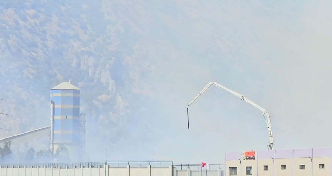 Aydın'daki kağıt fabrikası yangını 6'ncı gününde kontrol altına alındı - Sayfa 4