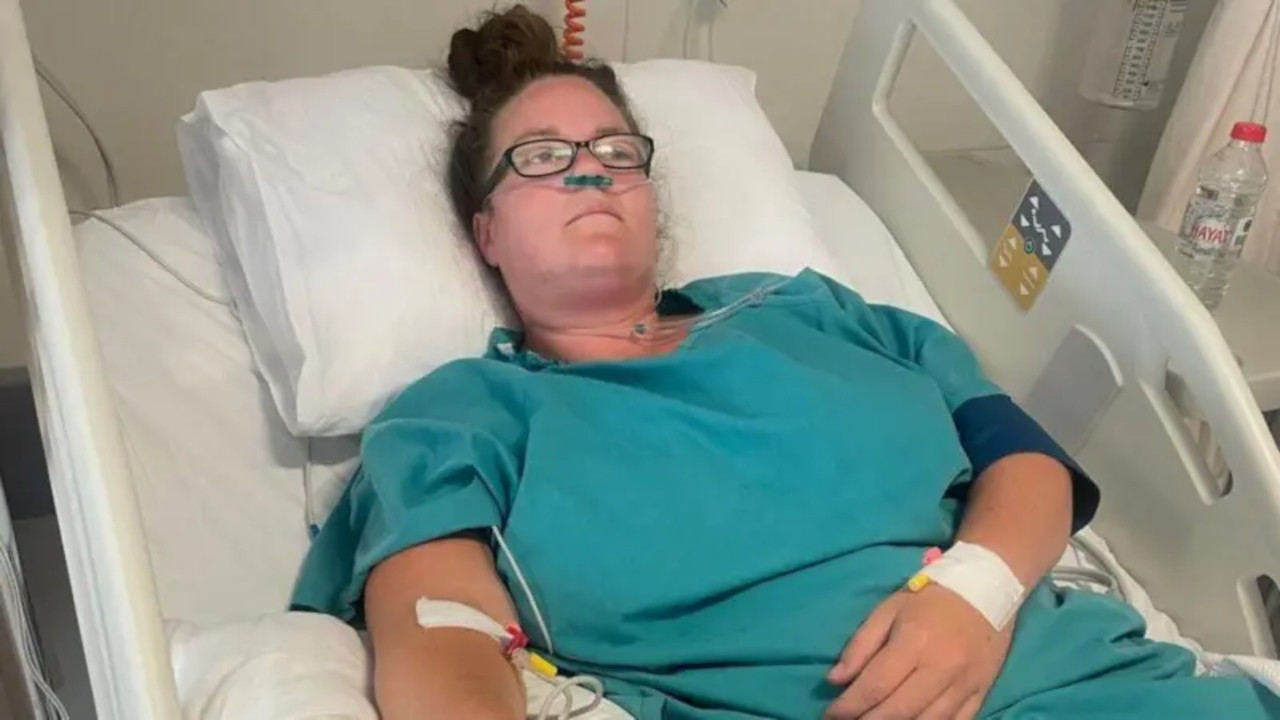 Antalya'ya eşinin küllerini savurmaya gelen İngiliz kadın hastanede mahsur kaldı