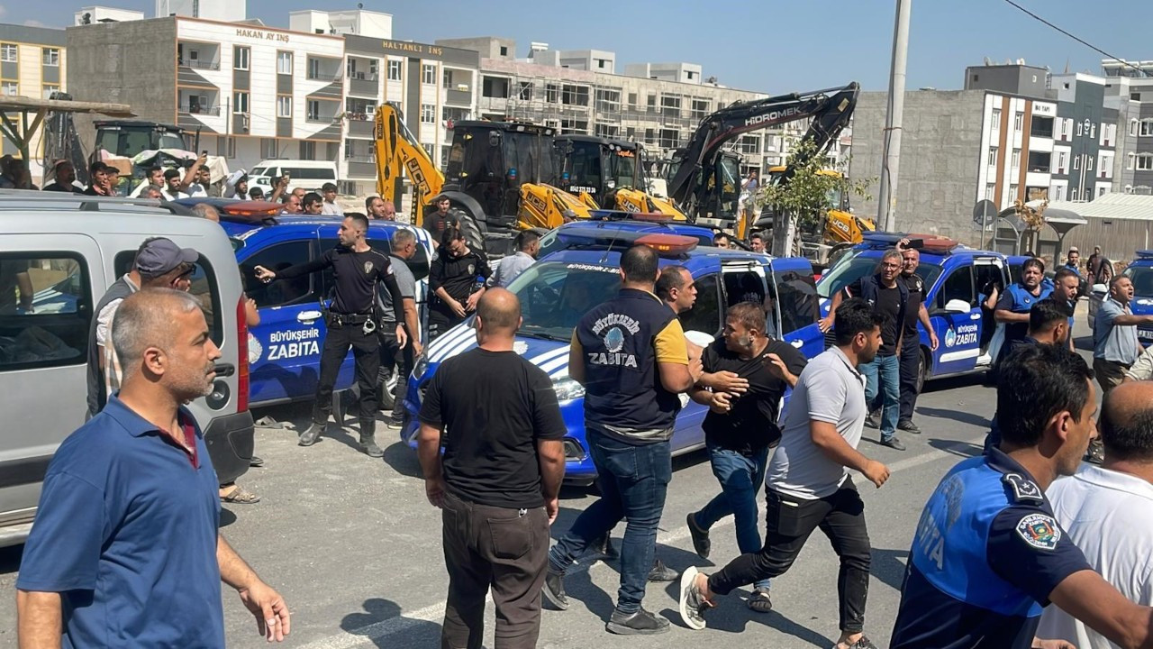 Urfa'da zabıta-seyyar satıcı kavgası: 15 kişi yaralandı
