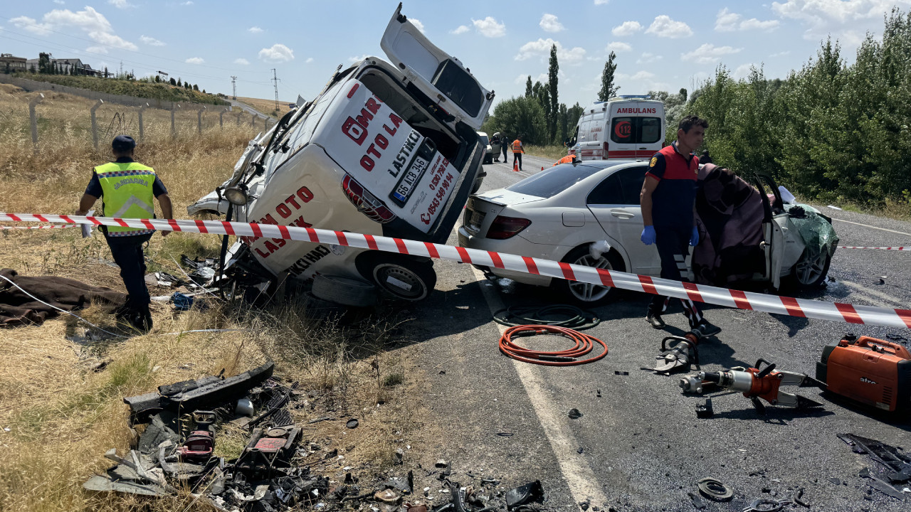 Yozgat'ta iki araç çarpıştı: 3 ölü, 1 yaralı