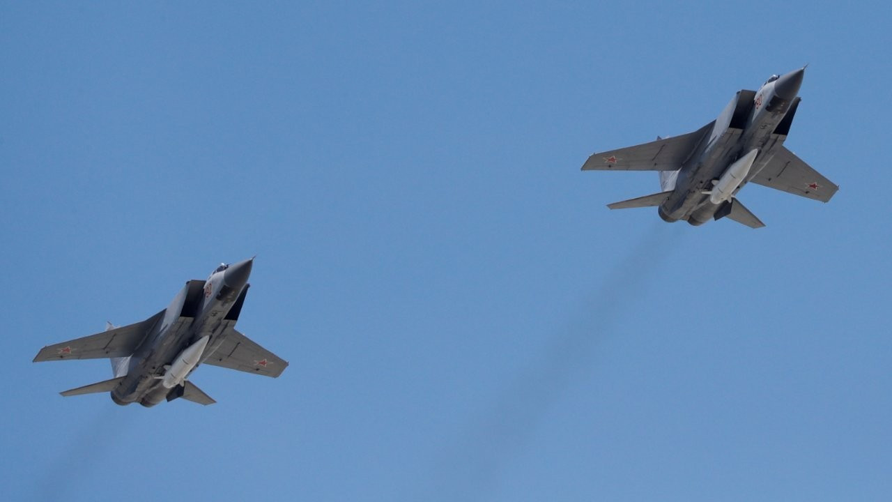 Barents Denizi'nde ABD alarmı: Rus jetleri havalandı