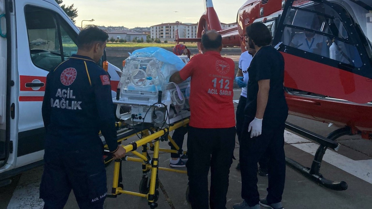 Bingöl'de 36 haftalık doğan bebek helikopterle Elazığ'a sevk edildi