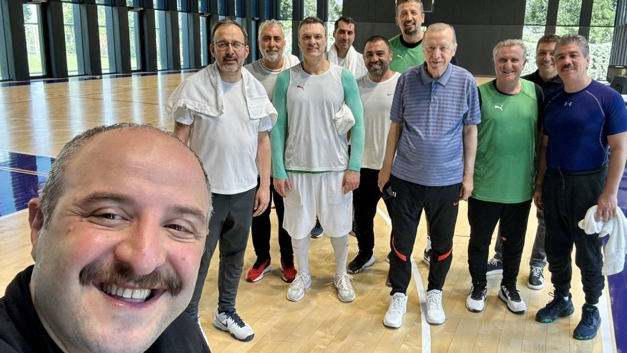 Erdoğan basketbol oynadı: 'Maç sonrası özçekim'