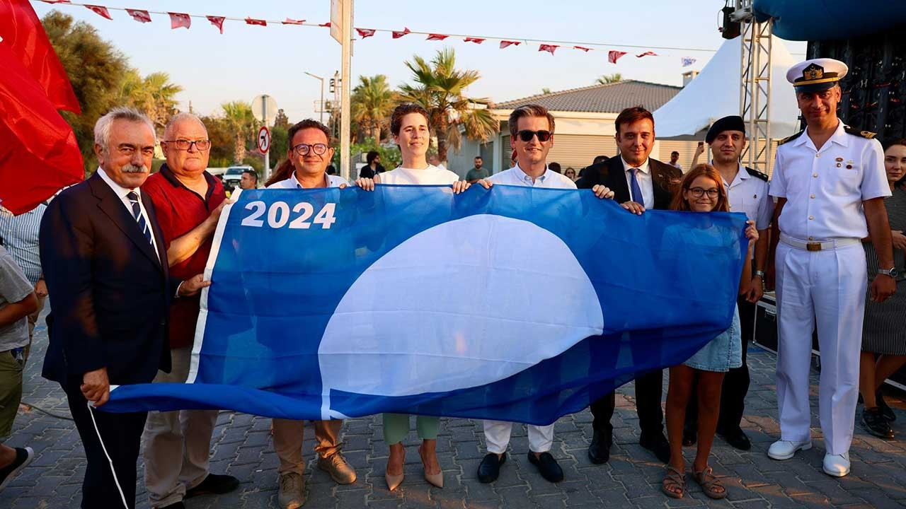Çeşme’de Ilıca Halk Plajı’na Mavi Bayrak ödülü