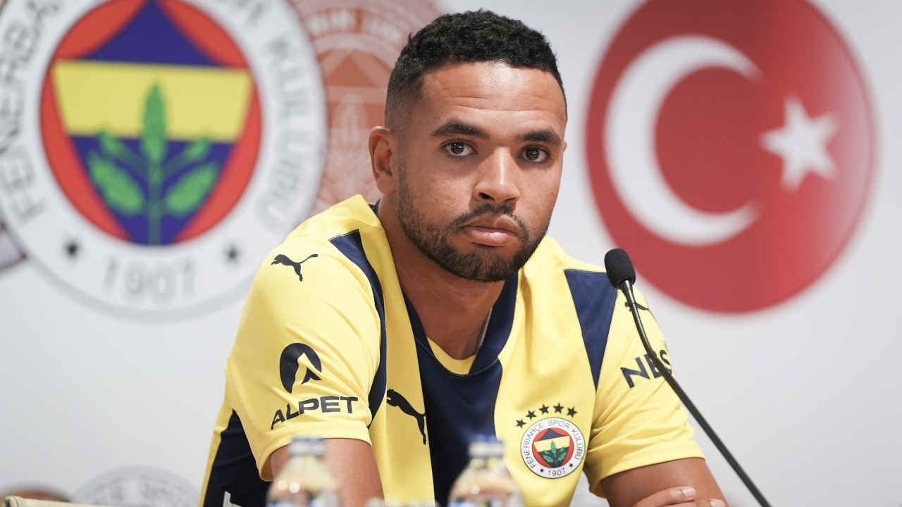 Nesyri imzayı attı: 'Rakip forvetlere bakmıyorum'