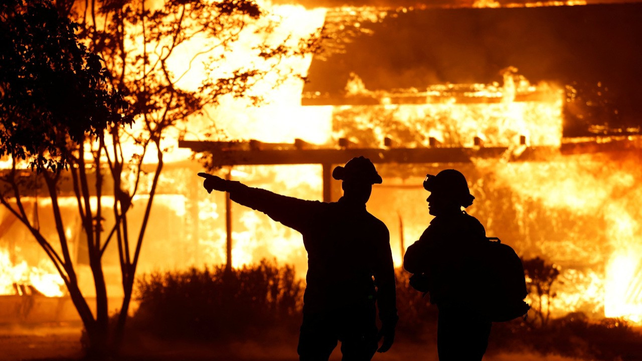 California'da orman yangınları sürüyor: 2 bölge tahliye ediliyor