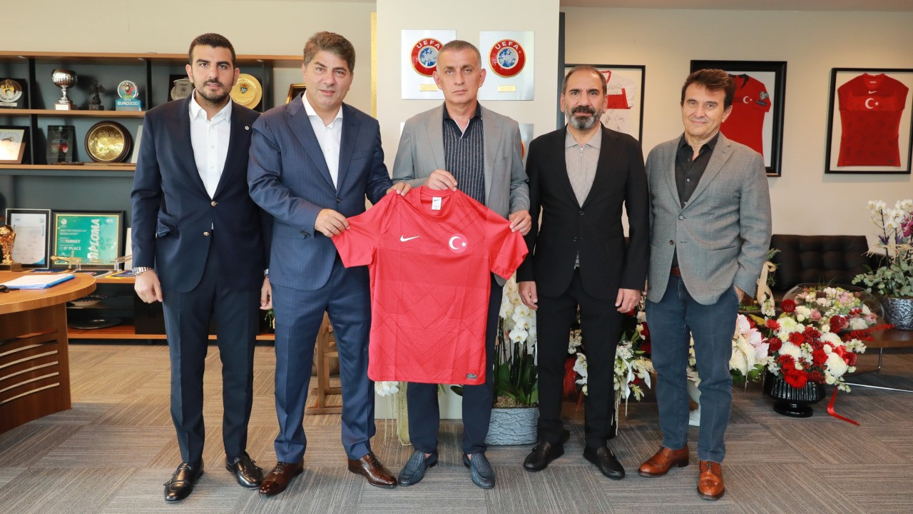 Fenerbahçeli yöneticiler, TFF Başkanı İbrahim Hacıosmanoğlu'nu ziyaret etti