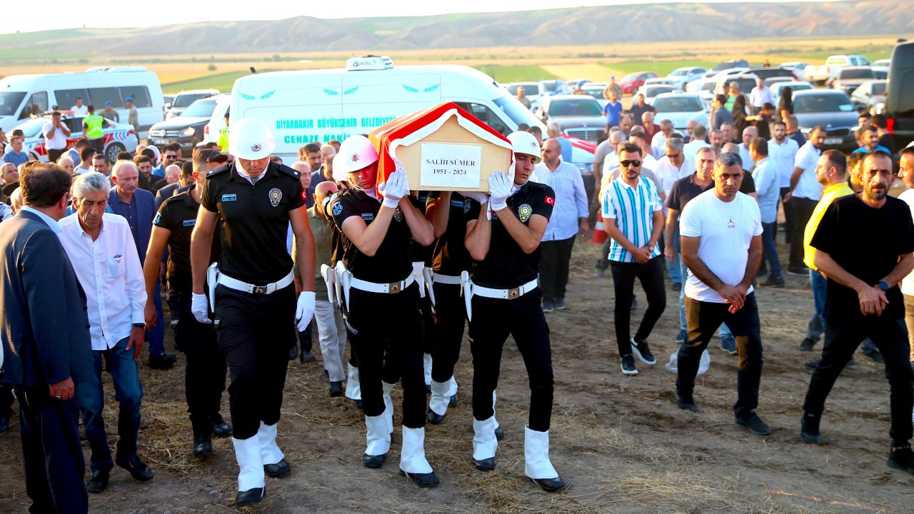 Eski bakan Salih Sümer'in cenazesi Diyarbakır'da toprağa verildi