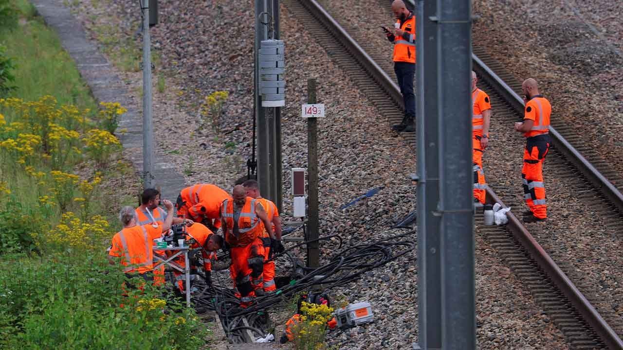 Fransa'da demiryollarına 'sabotaj': 1 milyon kişiyi etkileyebilir