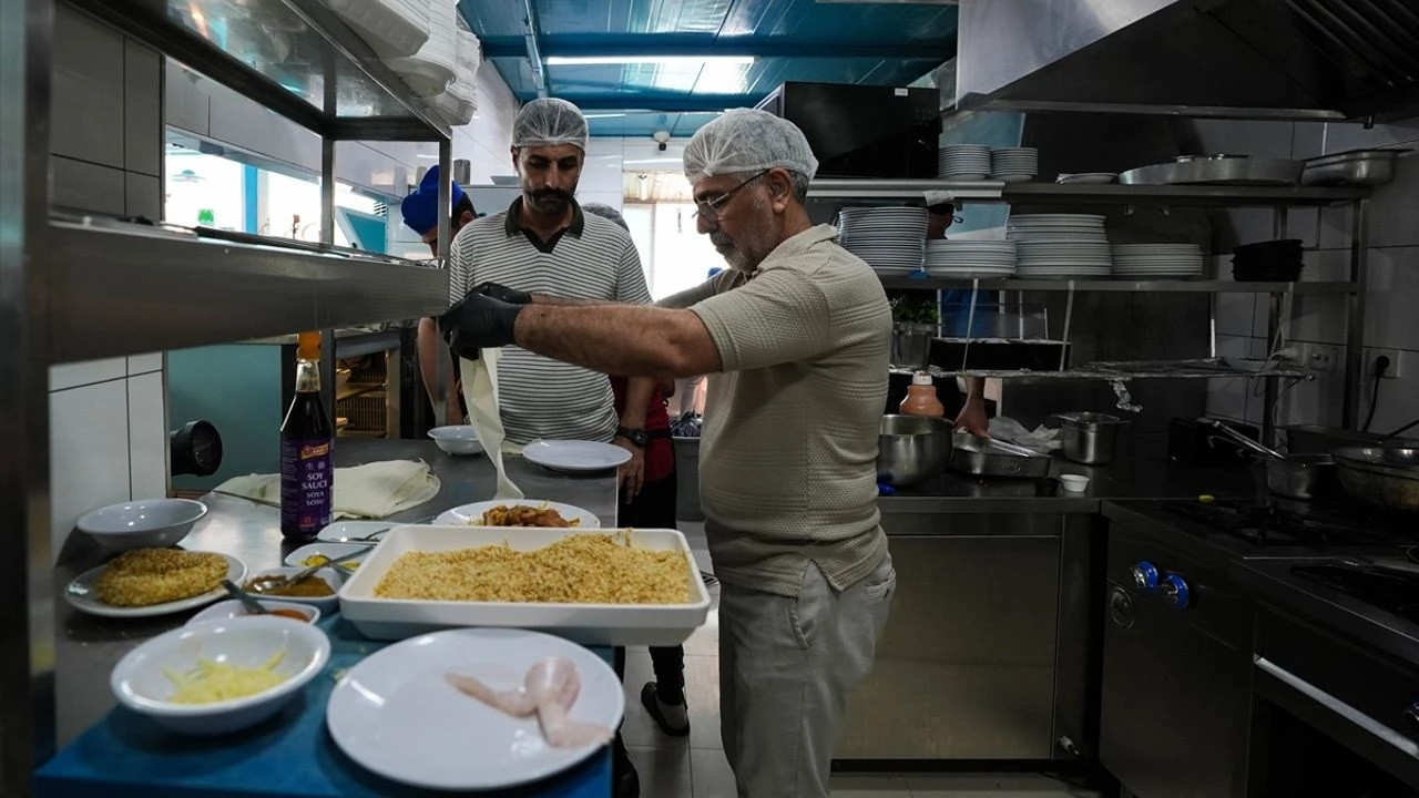 İzmir'de levrekten 'gevrek' müşterilerin beğenisine sunuldu