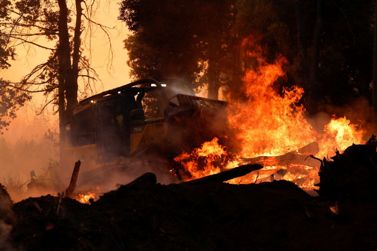 Kaliforniya'da orman yangınları:  350 bin dönümden fazla alan yandı - Sayfa 1