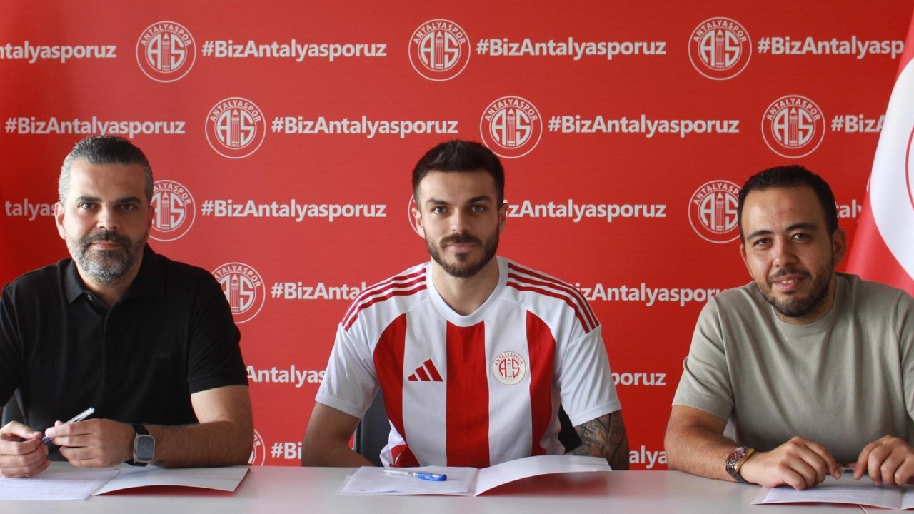 Antalyaspor genç kaleciye imza attırdı