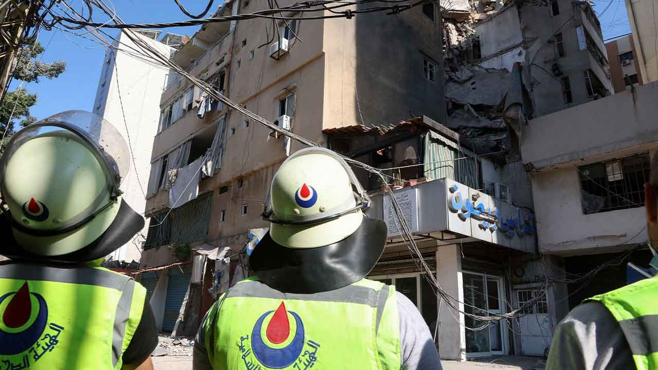 Beyrut'ta ölü sayısı 3'e yükseldi: Fuad Şükür de enkaz altında kaldı