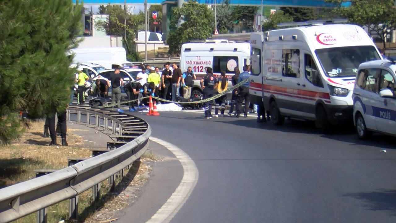 İki motosikletli TEM'de çarpıştı: Bir polis memuru hayatını kaybetti