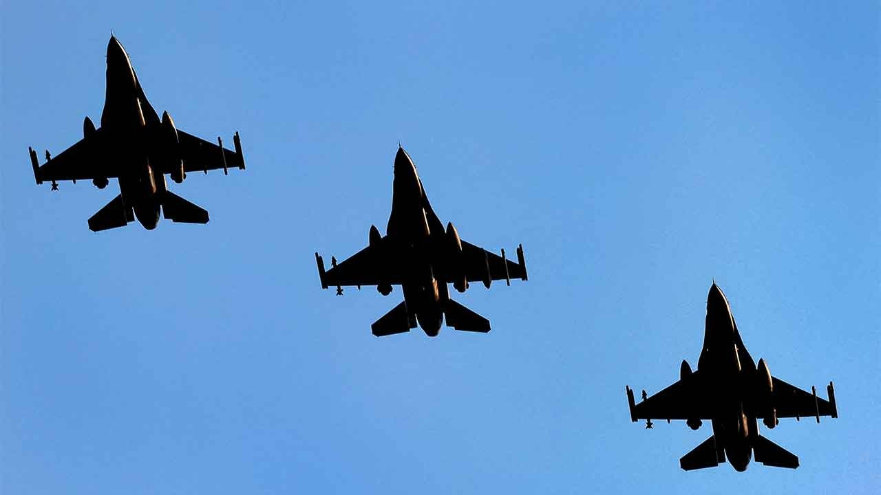 Kremlin'den Ukrayna'ya F-16 sevkiyatına tepki: Vurulacaklar