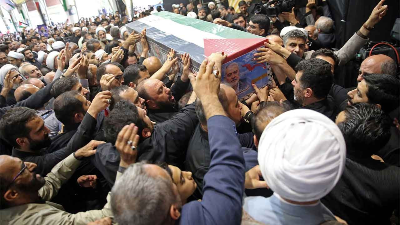 Tahran'da binler, Hamas lideri Haniye'nin cenaze töreninde