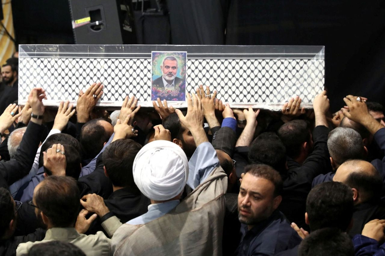 Tahran'da binler, Hamas lideri Haniye'nin cenaze töreninde - Sayfa 3