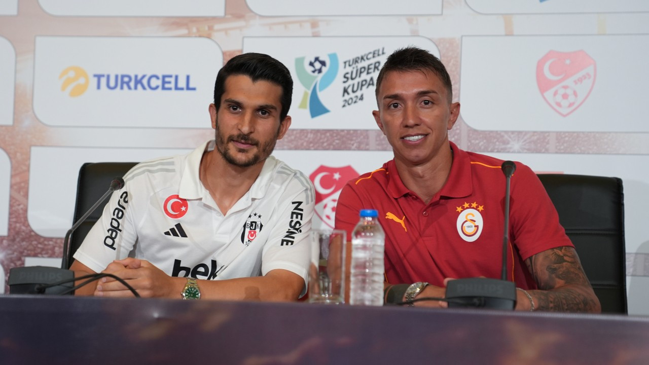 Muslera'dan Necip Uysal'a: Şşş mikrofon açık