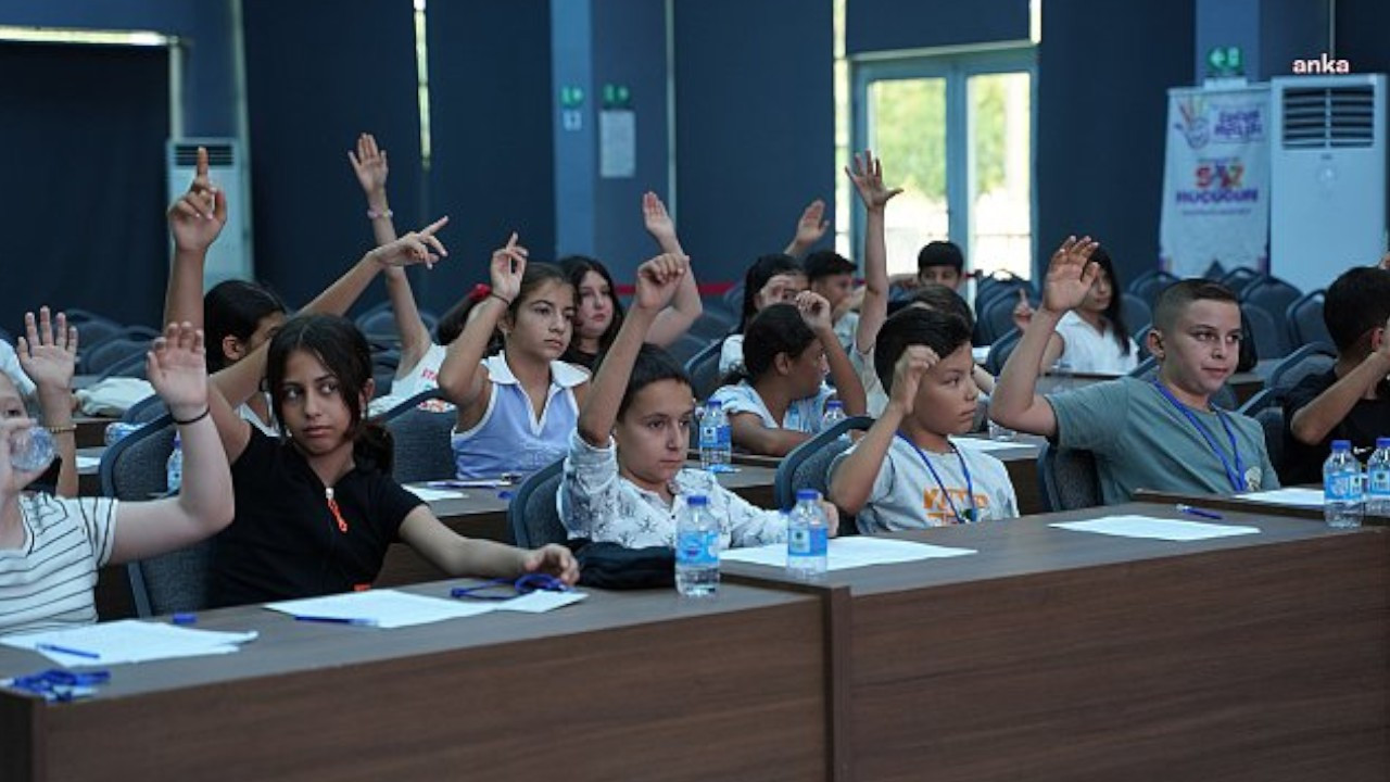 Mersin Büyükşehir'in Çocuk Meclisi'nin ilk toplantısı yapıldı