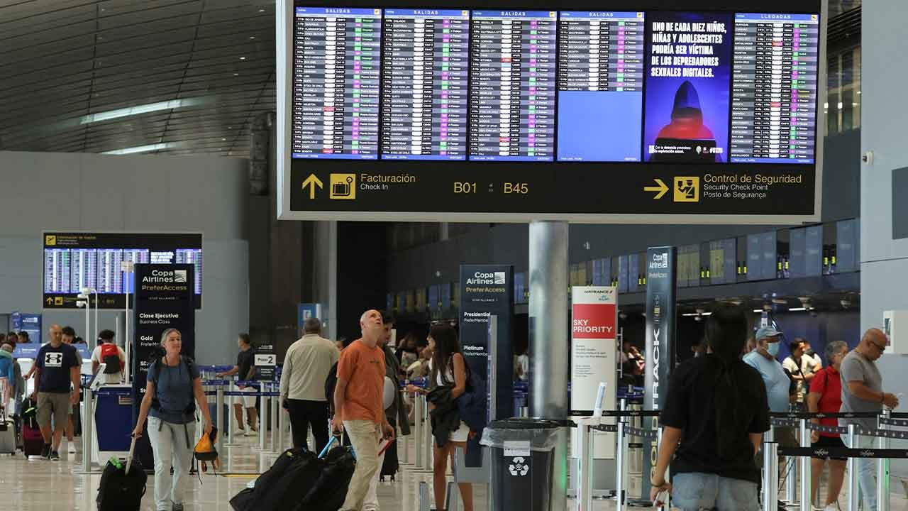 Havayolu şirketleri, İsrail ve Lübnan'a uçuşlarını askıya alıyor