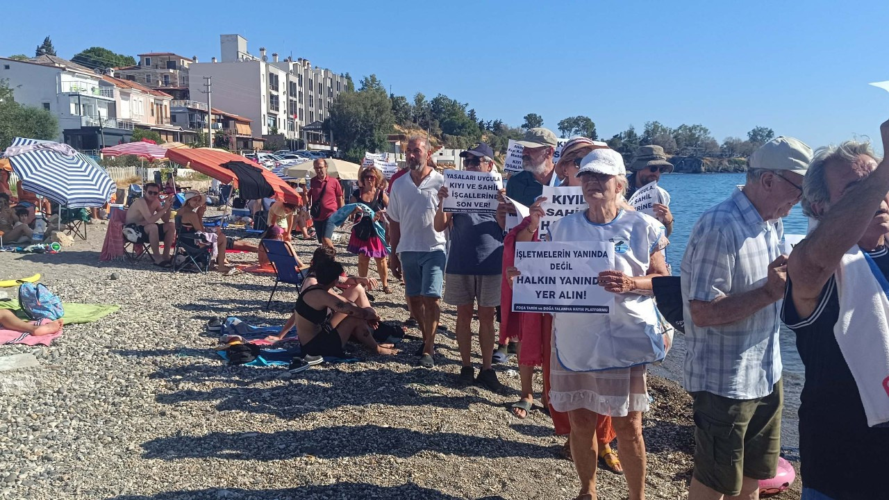 Plajları işgal eden otellere karşı Foça'da eylem: Sahiller halkındır