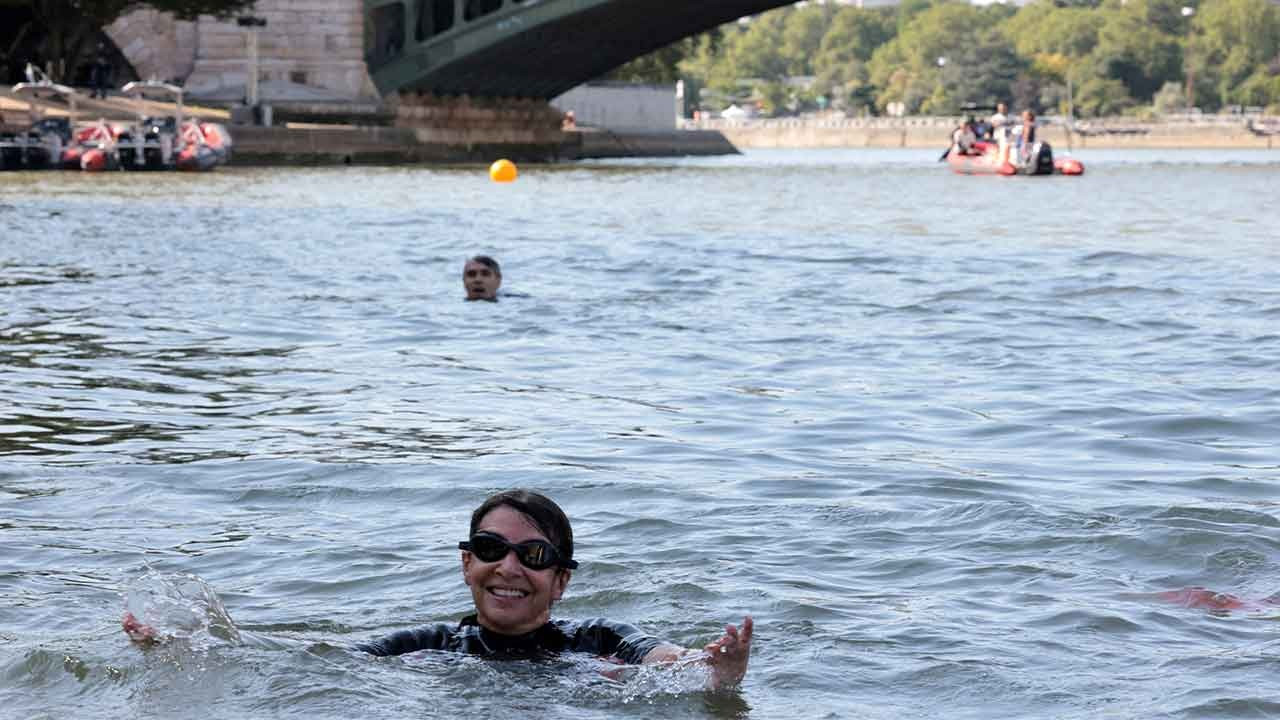 Paris Belediye Başkanı: Sen Nehri'nde yüzdüğü için hasta olan sporcu yok