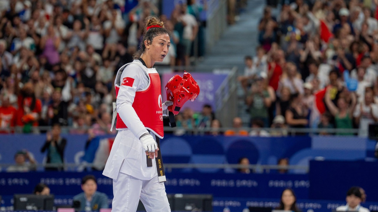 Tekvandocu Nafia Kuş Aydın ilk olimpiyat madalyasını aldı