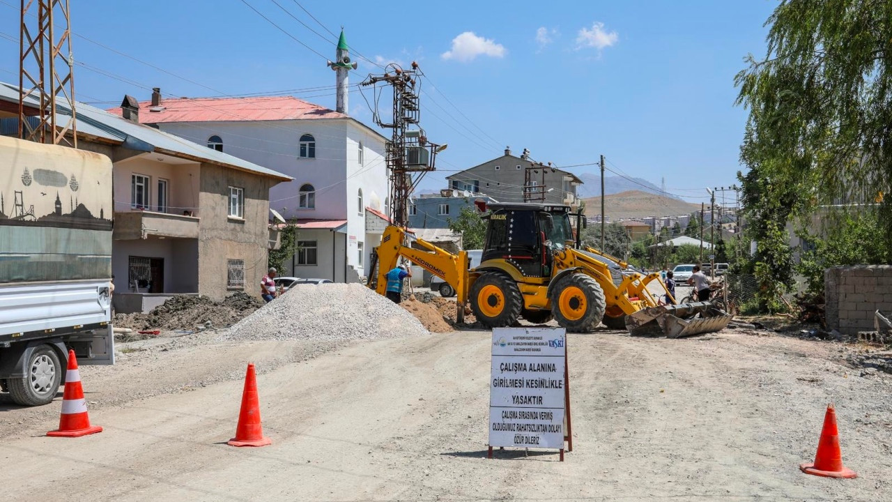 Van'da Süphan Caddesi yenileniyor