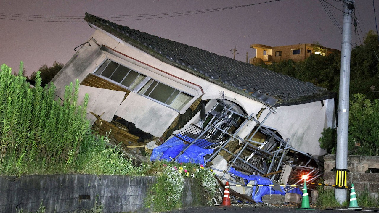 Japonya'da 7.1'lik sarsıntının ardından 'mega deprem' uyarısı