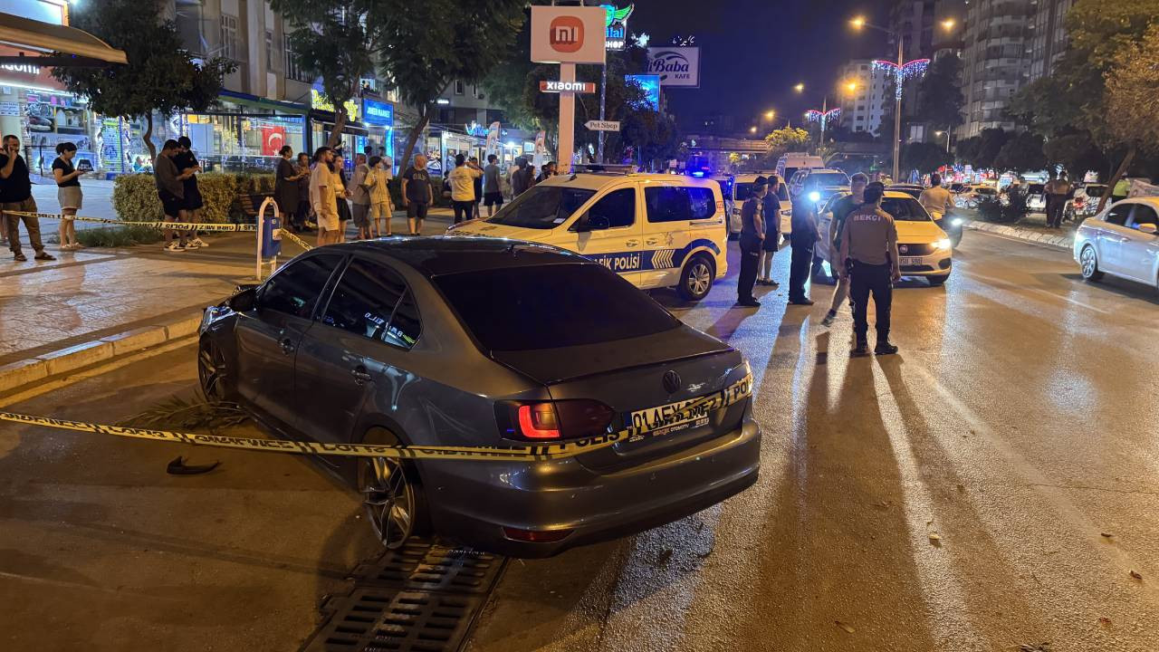 Adana'da otomobilin çarpması sonucu ölen kadının cenazesi defnedildi