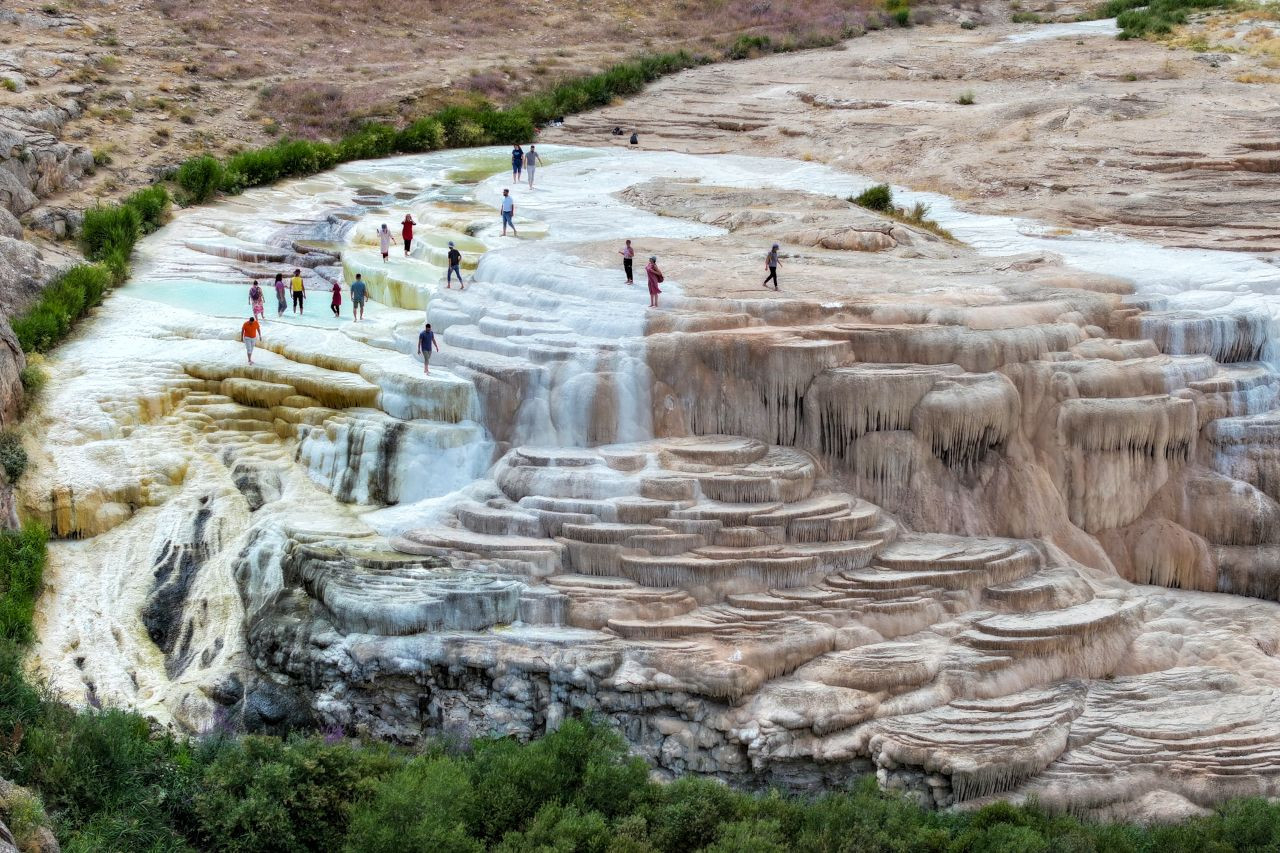 Van'ın 'Pamukkale'yi aratmayan' travertenleri - Sayfa 1