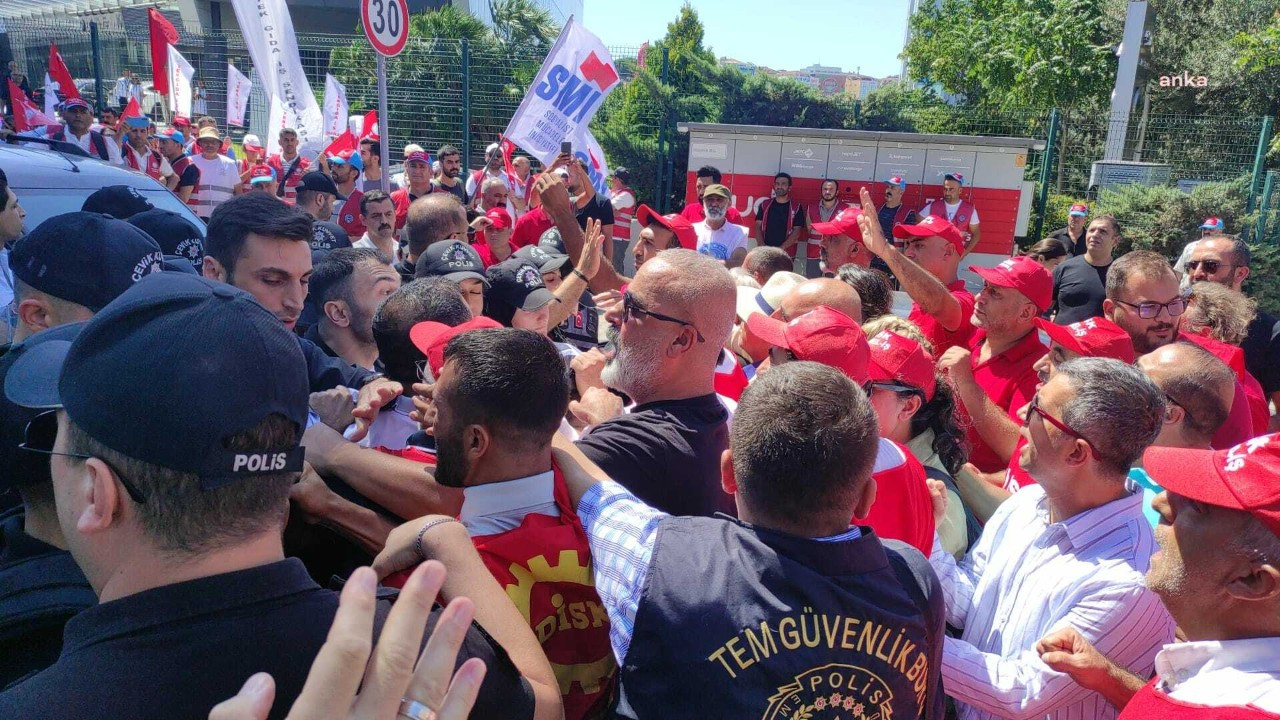 Polonez işçilerinin eylemine polis engeli: İşçiler altında oturmasın diye ağaçları kesmişler